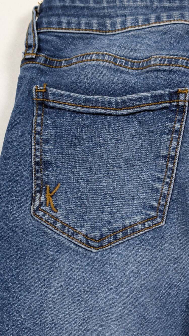 KUT from the Kloth Katy Boyfriend Denim Shorts Medium Wash Cuffed Raw Hem Size 2 - Picture 14 of 14